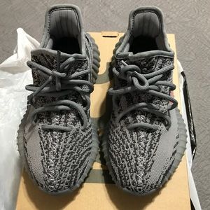 Yeezy V2 Beluga 2.0 size 4